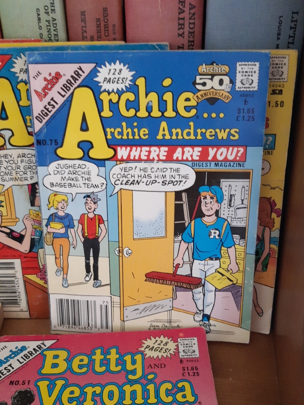 Comic Books - Picture 2 of 6
